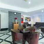 Oyo 1045 Azimuth Hotel