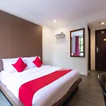 Oyo 1045 Azimuth Hotel