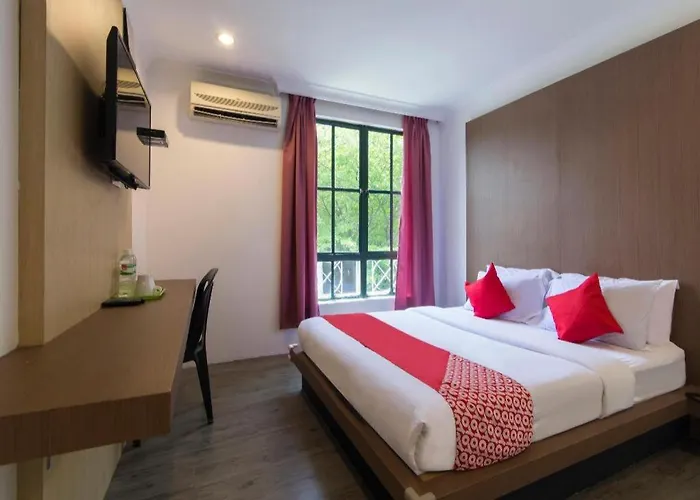 Oyo 1045 Azimuth Hotel