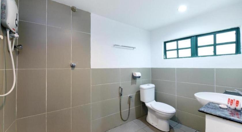Hotel Oyo 1045 Azimuth 3*