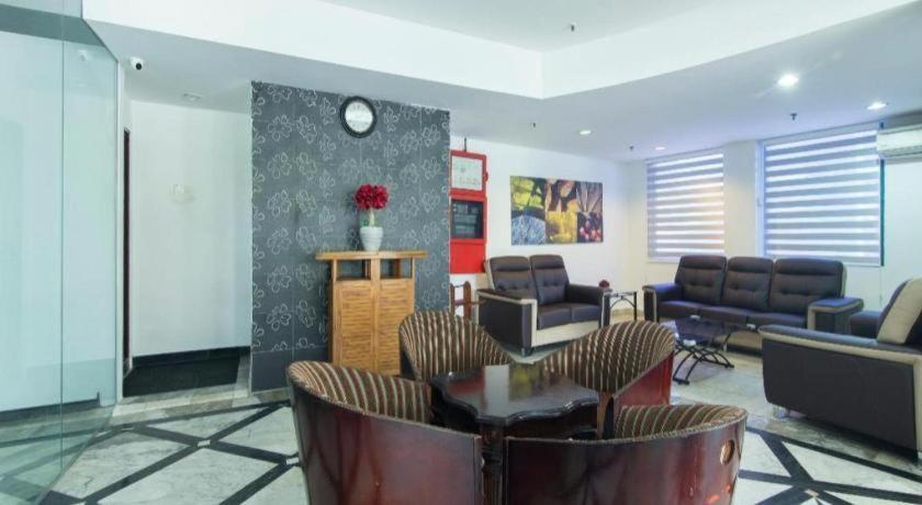 Hotel Oyo 1045 Azimuth